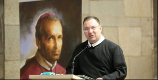 imagem da noticia Entrevista: Padre RogÃ©rio Gomes