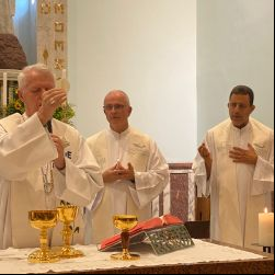 : 26_04_Missa presidida por Dom Orlando (2).jpeg