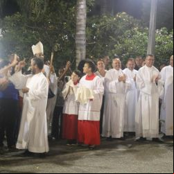 : Grande abraço em volta da Igreja (7)