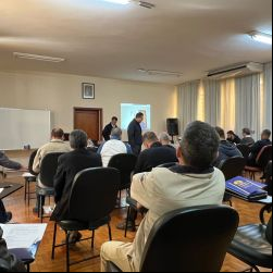 : Estudo sobre a identidade da Paróquia Missionária, com transmissão em vídeo do Padre Estêvão Raschietti, Xaveriano3