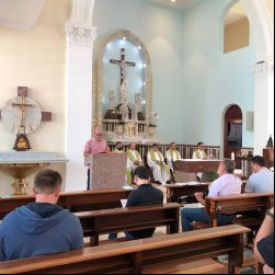 : Missa de abertura presidida pelo Provincial de São Paulo e Conselho (25).jpeg