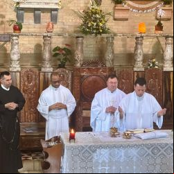 : Missa final da Assembleia presidida pelo Superior Geral e concelebrada pelos Superiores das Missões em Cuba (Padre Máximo) e Suriname (Padre Ricardo) (23)