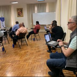 : Padre Rogério Gomes, Conselheiro Geral, apresentando o Documento de Trabalho da 1ª Fase4