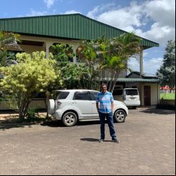 : Casa da Comunidade Redentorista no Bairro do Latour, região mais pobre, habitada por surinameses. As línguas faladas são o holandês e o Sranan tongo!