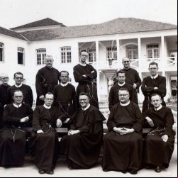 : Padre Assis na Comunidade da Basílica em Congonhas_1958